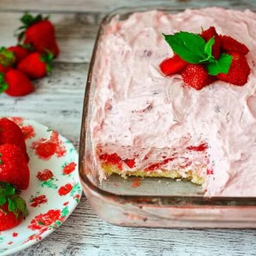 moist strawberry cake