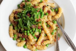Creamy Pasta with Peas and Pancetta spring dinner
