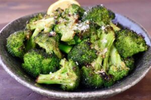 Garlicky Roasted Broccoli