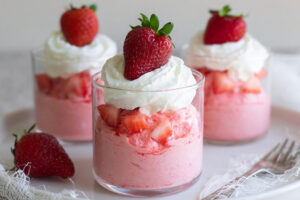 Easy Fresh Strawberry Mousse